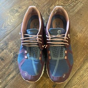 On Clouds Women size 9